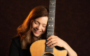 Carrie-Newcomer-2_544x340